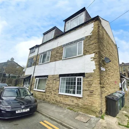 Image 1 - Fox Street, Crossflatts, BD16 4LH, United Kingdom - Townhouse for rent