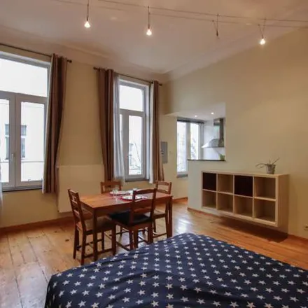 Rent this 1 bed apartment on Rue de Hennin - de Henninstraat 12 in 1050 Ixelles - Elsene, Belgium