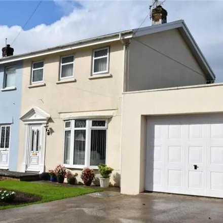 Buy this 3 bed duplex on West Park Drive in Porthcawl, CF36 3RN