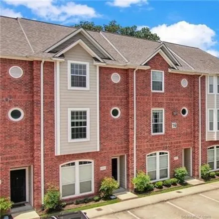 Buy this 3 bed condo on Holleman Drive East in College Station, TX 77840