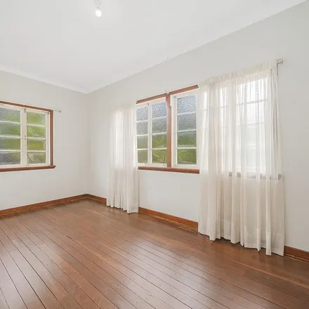 Rent this 3 bed apartment on 26 Springwood Street in Mount Gravatt East QLD 4122, Australia