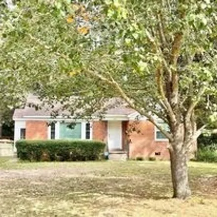 Image 2 - 743 Garden Drive, Laurel, MS 39440, USA - House for sale