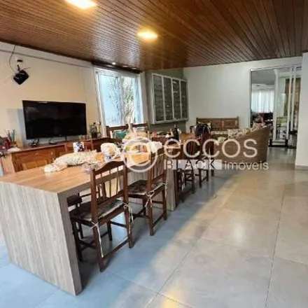 Image 2 - Avenida Concórdia, Morada da Colina, Uberlândia - MG, 38411-120, Brazil - House for sale