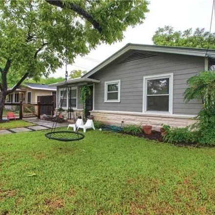 Image 4 - 7525 Grover Avenue, Austin, TX 78757, USA - House for rent