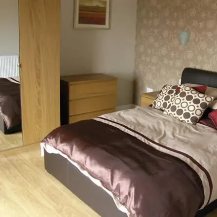 Rent this 1 bed townhouse on Y Felinheli in LL56 4QP, United Kingdom
