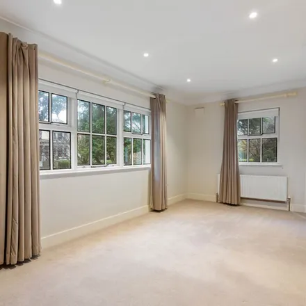 Image 4 - The Grove, 40A Ailesbury Road, Simmonscourt, Dublin, D04 A373, Ireland - Apartment for rent