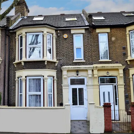 Rent this 2 bed apartment on 58 Warren Road in London, E10 5QA