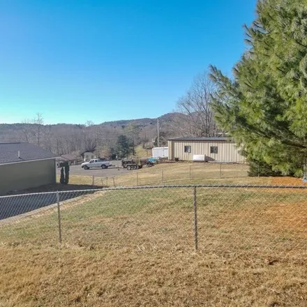 Image 6 - 437 Williams Street, Independence, Grayson County, VA 24348, USA - House for sale