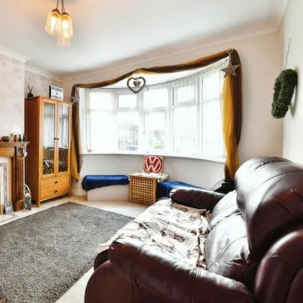 Image 3 - Sitwell Grove, York, YO26 5JG, United Kingdom - House for sale