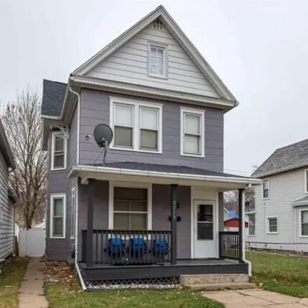 Buy this 3 bed house on 2731 Elm Street in Dubuque, IA 52001