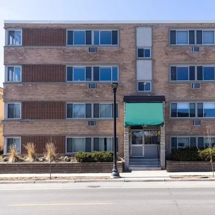 Buy this 1 bed condo on 3120 Hennepin Avenue South in Minneapolis, MN 55408