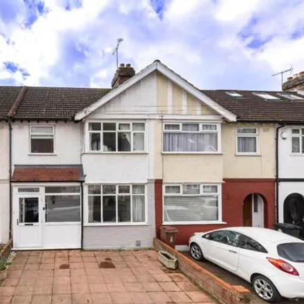 Buy this 3 bed townhouse on Chingford Mount in Alpha Road, London