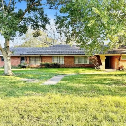 Buy this 3 bed house on 965 6th Street in Bay City, TX 77414
