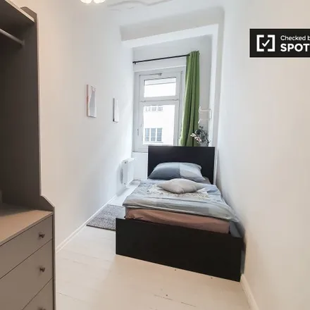Rent this 4 bed room on Fordoner Straße 4 in 13359 Berlin, Germany