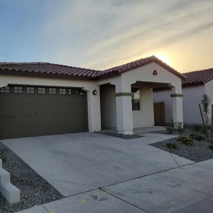 Rent this 5 bed house on 1633 West Buist Avenue in Phoenix, AZ 85041
