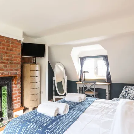 Rent this 5 bed townhouse on Llanfair-Mathafarn-Eithaf in LL74 8PU, United Kingdom