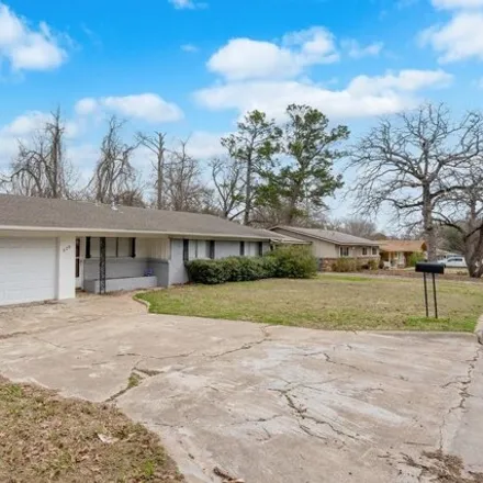Buy this 3 bed house on 588 Ravenwood Street in Athens, TX 75751