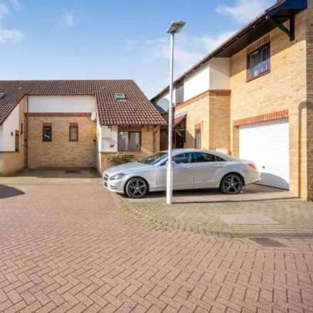 Buy this 2 bed duplex on unnamed road in Kempston, MK42 8HW