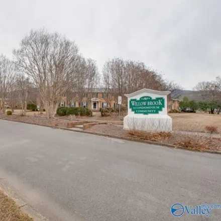 Image 2 - 8208 Willowbrook Circle Southeast, Willowbrook, Huntsville, AL 35802, USA - Condo for sale