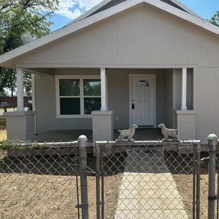 Buy this 4 bed house on 210 West 27th Street in San Angelo, TX 76903
