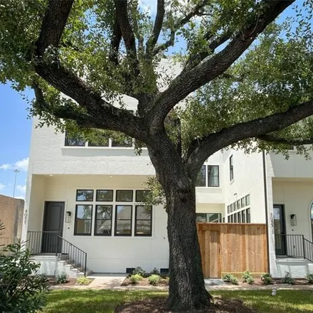 Rent this 3 bed townhouse on 4015 Breakwood Drive in Houston, TX 77025
