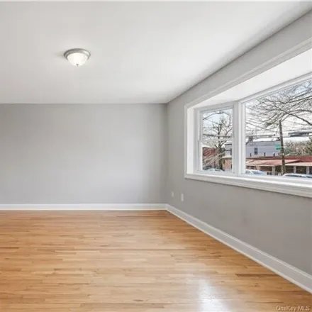 Image 6 - 1528 Ericson Place, New York, NY 10461, USA - Duplex for sale