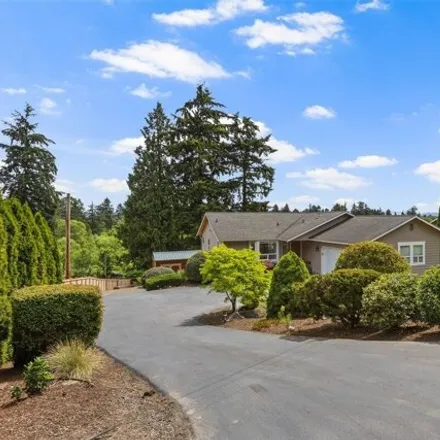Image 2 - 5827 S 2nd Ave, Everett, Washington, 98208 - House for sale