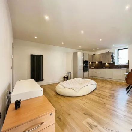 Image 6 - Bellingham Road, Bellingham, London, SE6 1EQ, United Kingdom - Apartment for rent