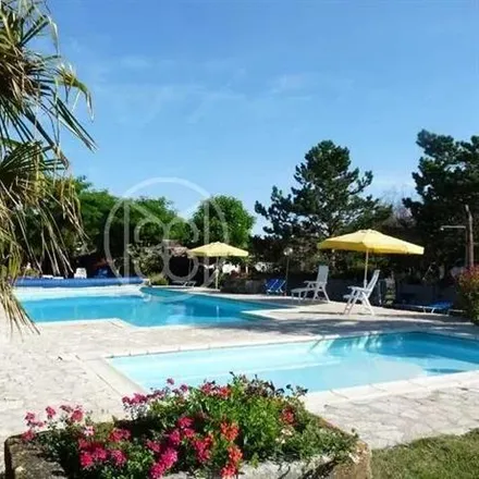 Buy this 17 bed house on Boulevard Poitou Charentes in 16000 Angoulême, France