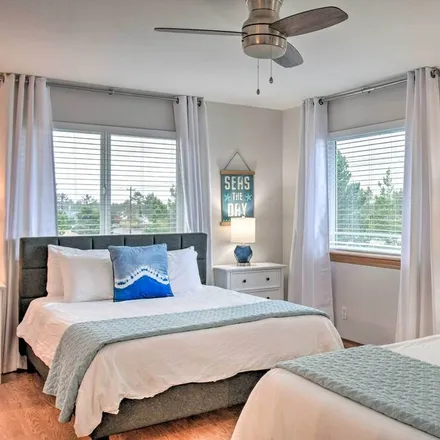 Rent this 1 bed condo on Ocean Shores in WA, 98569