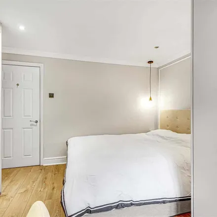 Image 5 - Manal Tandori, 393 Upper Richmond Road, London, SW15 5QL, United Kingdom - Apartment for rent