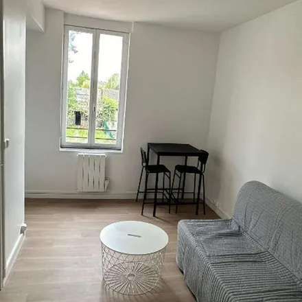 Rent this 1 bed apartment on Collège Les Rochambelles in 247 Avenue Anatole France, 59410 Anzin
