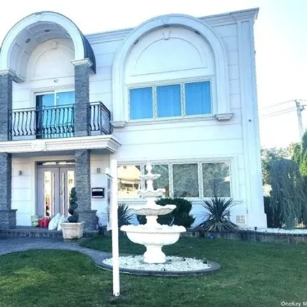 Buy this 4 bed house on 717 East Park Court in Woodmere, NY 11581