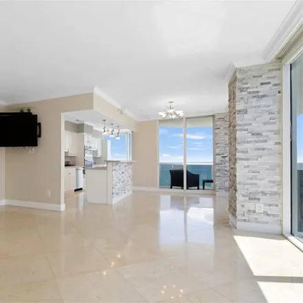 Image 8 - Green Diamond Condominium, 4775 Collins Avenue, Miami Beach, FL 33140, USA - Condo for rent