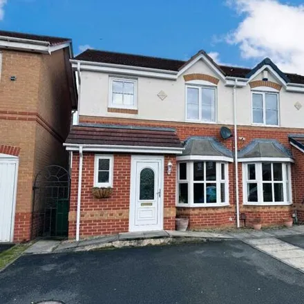Buy this 3 bed duplex on Brough Field Close in Ingleby Barwick, TS17 5AT