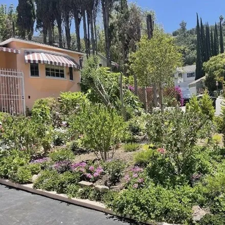Rent this studio house on 3490 Oak Glen Drive in Los Angeles, CA 90068