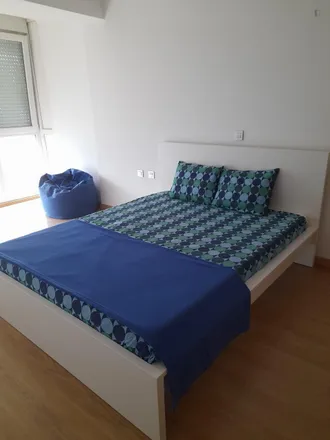 Rent this 3 bed room on Rua de Luanda 710 in Parede, Portugal