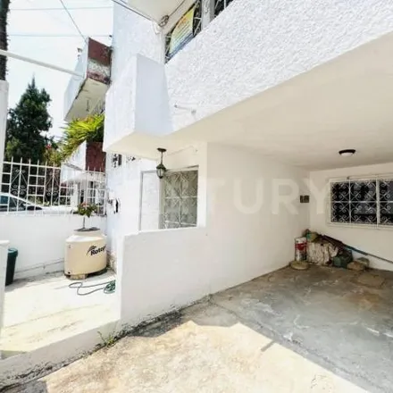 Rent this 3 bed house on Calle Caltecas in Fraccionamiento Deportivo, 39300 Acapulco
