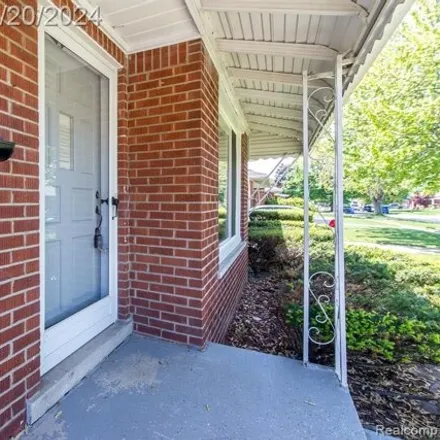 Image 3 - 8444 Dixie Ln, Dearborn Heights, Michigan, 48127 - House for sale