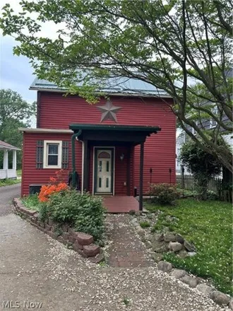 Image 3 - 52 15th Street Northwest, Barberton, OH 44203, USA - House for sale