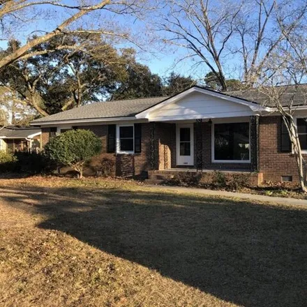Rent this 3 bed house on 1607 Boone Hall Road in Marsh Cove, Charleston