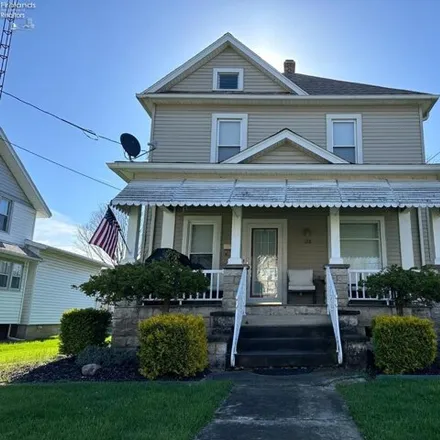 Buy this 4 bed house on 180 Greenwood Heights in Bellevue, Sandusky County