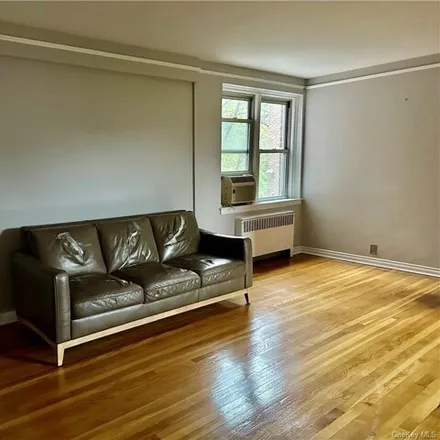 Image 2 - 801 Bronx River Road, City of Yonkers, NY 10708, USA - Apartment for sale