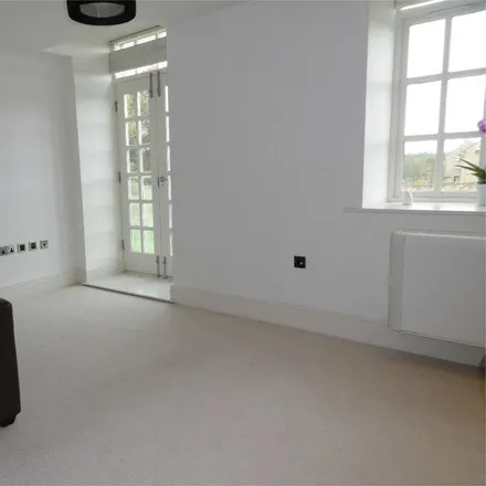 Image 3 - Whitley Willows, Lascelles Hall, HD8 0GD, United Kingdom - Apartment for rent