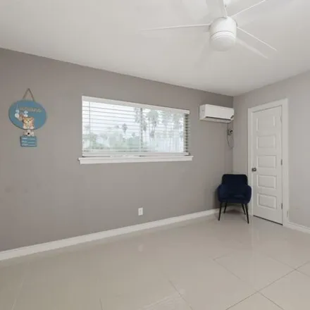 Image 7 - West University Boulevard, Brownsville, TX 78520, USA - Condo for sale