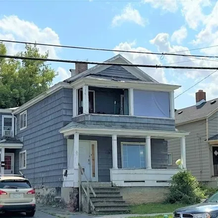 Buy this 6 bed house on 831 Park Street in City of Syracuse, NY 13208