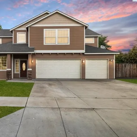 Buy this 5 bed house on 4539 Segovia Drive in Pasco, WA 99301
