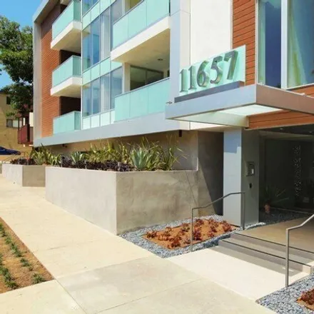 Rent this 1 bed condo on 11657 Chenault Street in Los Angeles, CA 90049