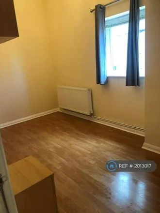 Image 7 - Russell Court, 6 Woodland Park, Colwyn Bay, LL29 7DS, United Kingdom - Apartment for rent