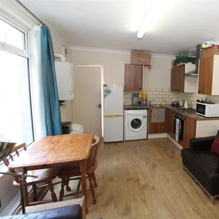 Rent this 2 bed apartment on 26 Crwys Road in Cardiff, CF24 4NE